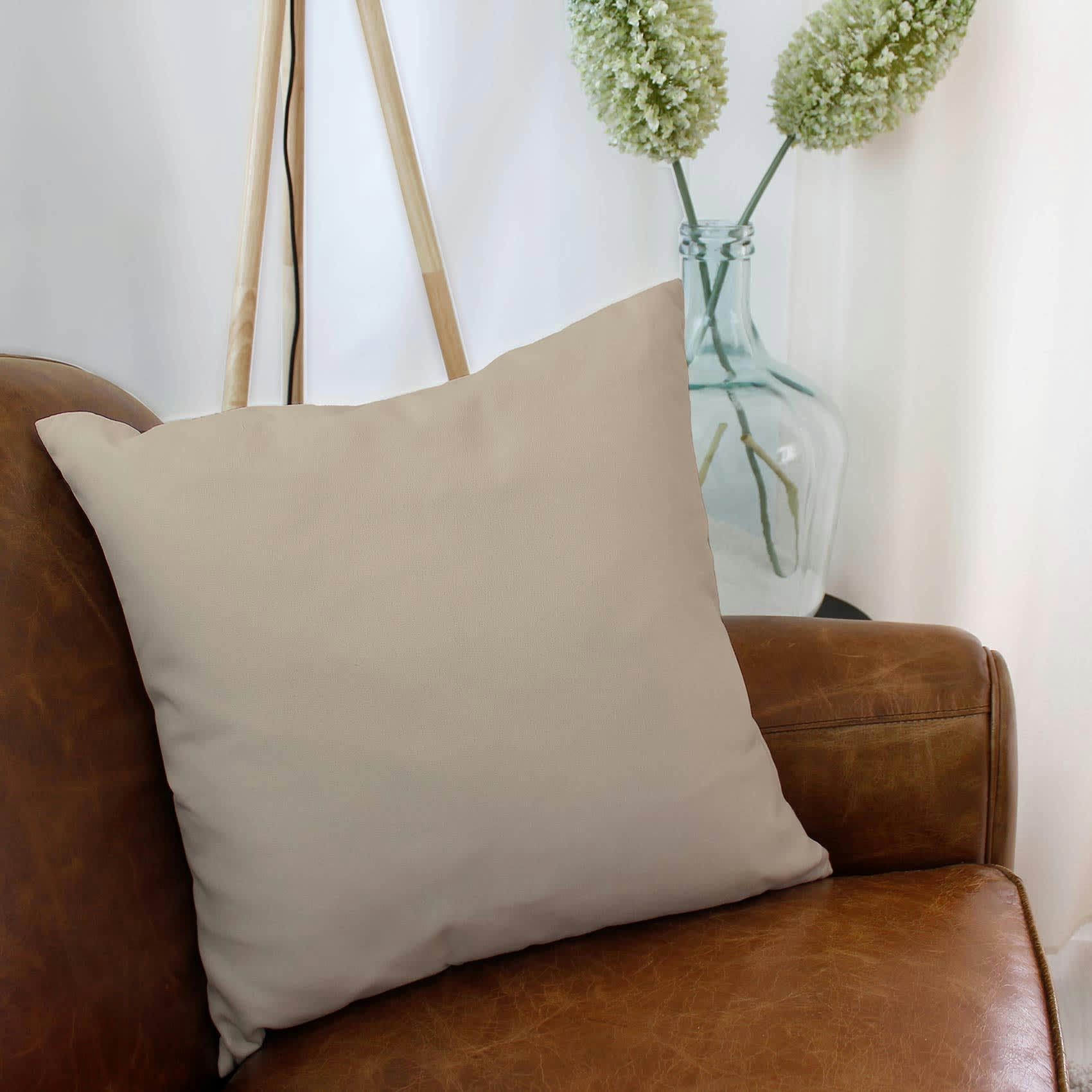 - Coussin uni et déhoussable polyester naturel 50x50 cm