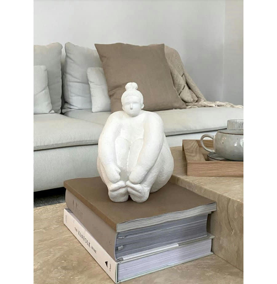 - Statue Kirsten en polyrésine blanche