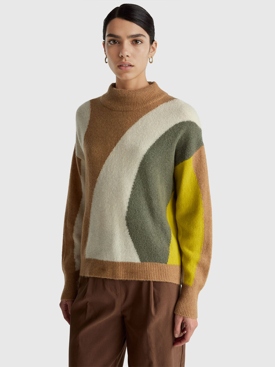 Boxy fit sweater with inlay
