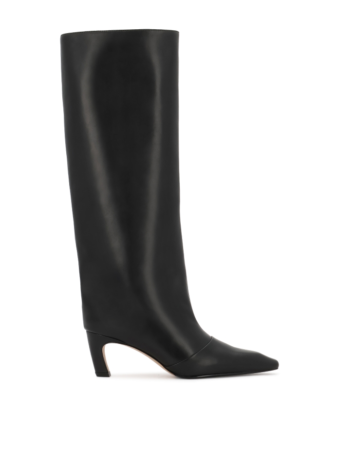 Black natural leather boots with slip-on upper