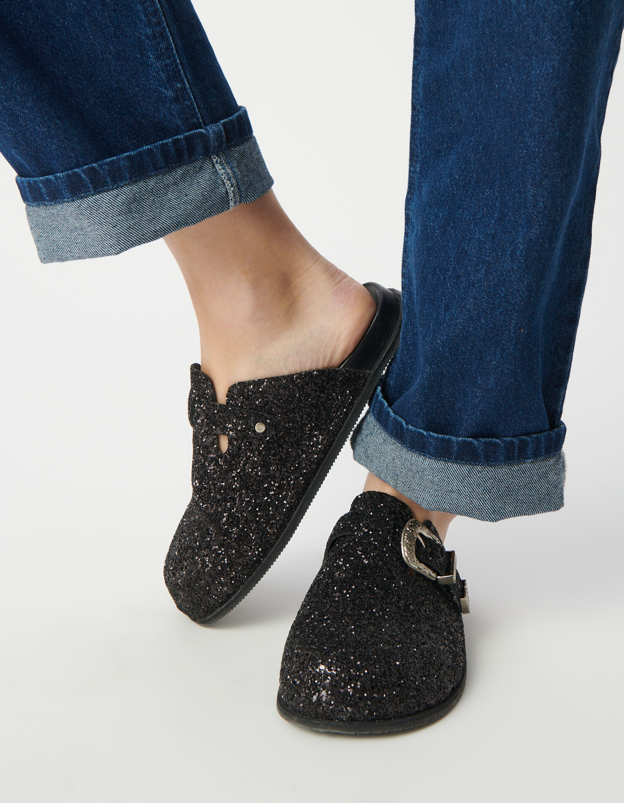 Sabots noirs micro sequins et boucle western Femme