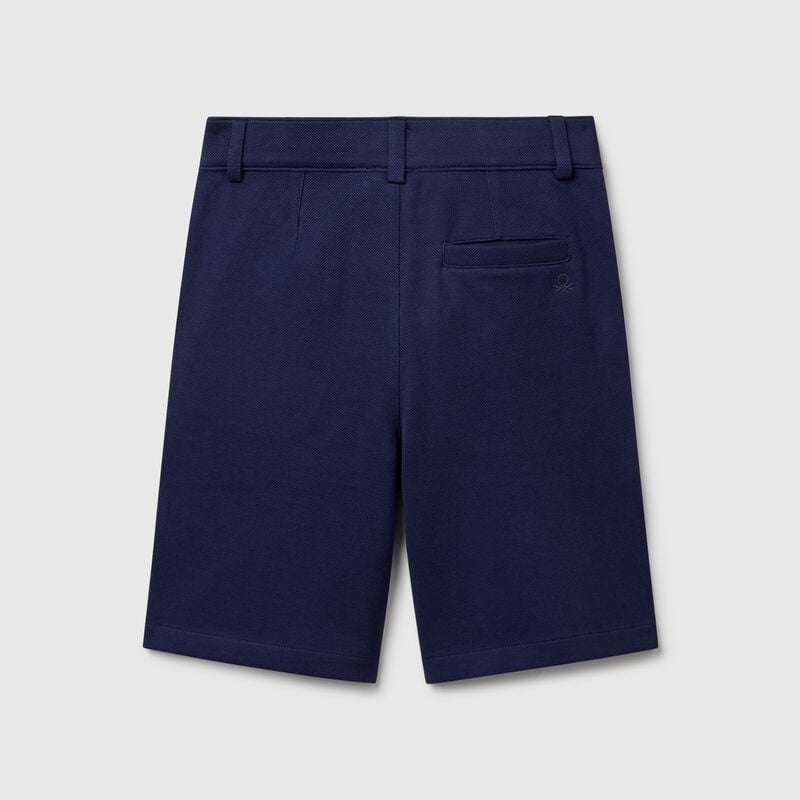 Short cotton trousers
