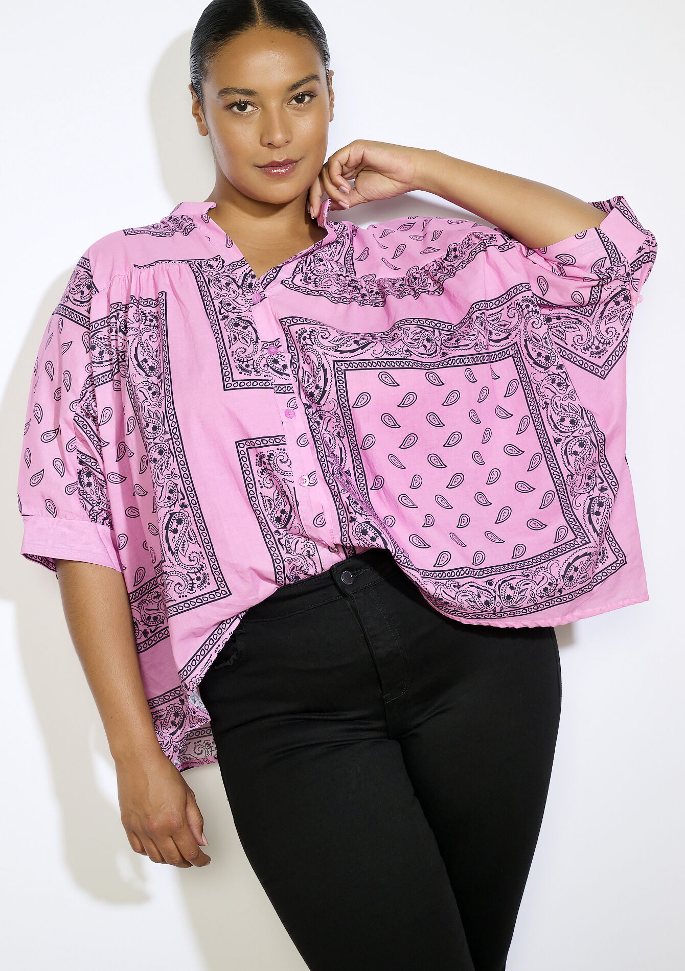 Oversized blouse met bandanaprint