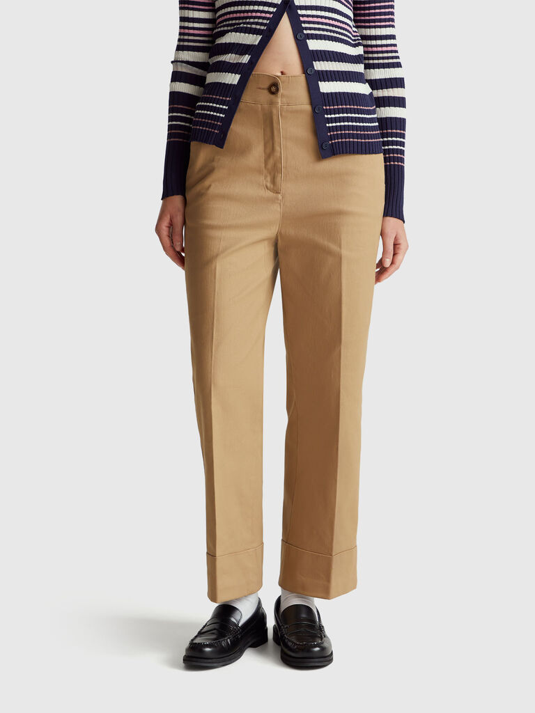 Straight trousers with cuff