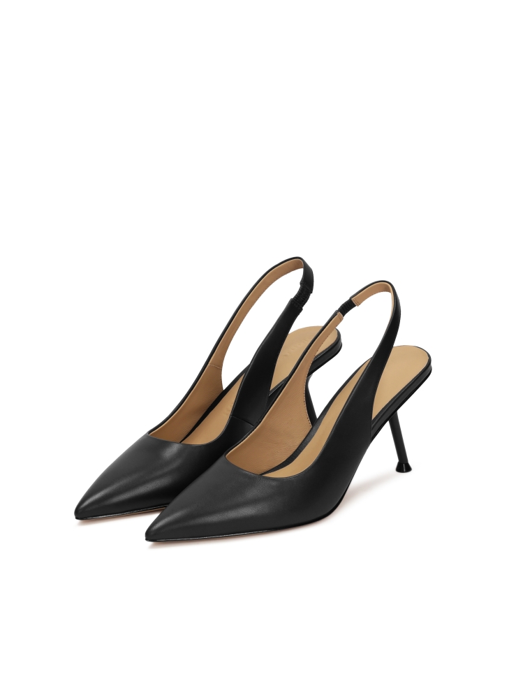 Black pumps with curved stiletto heel