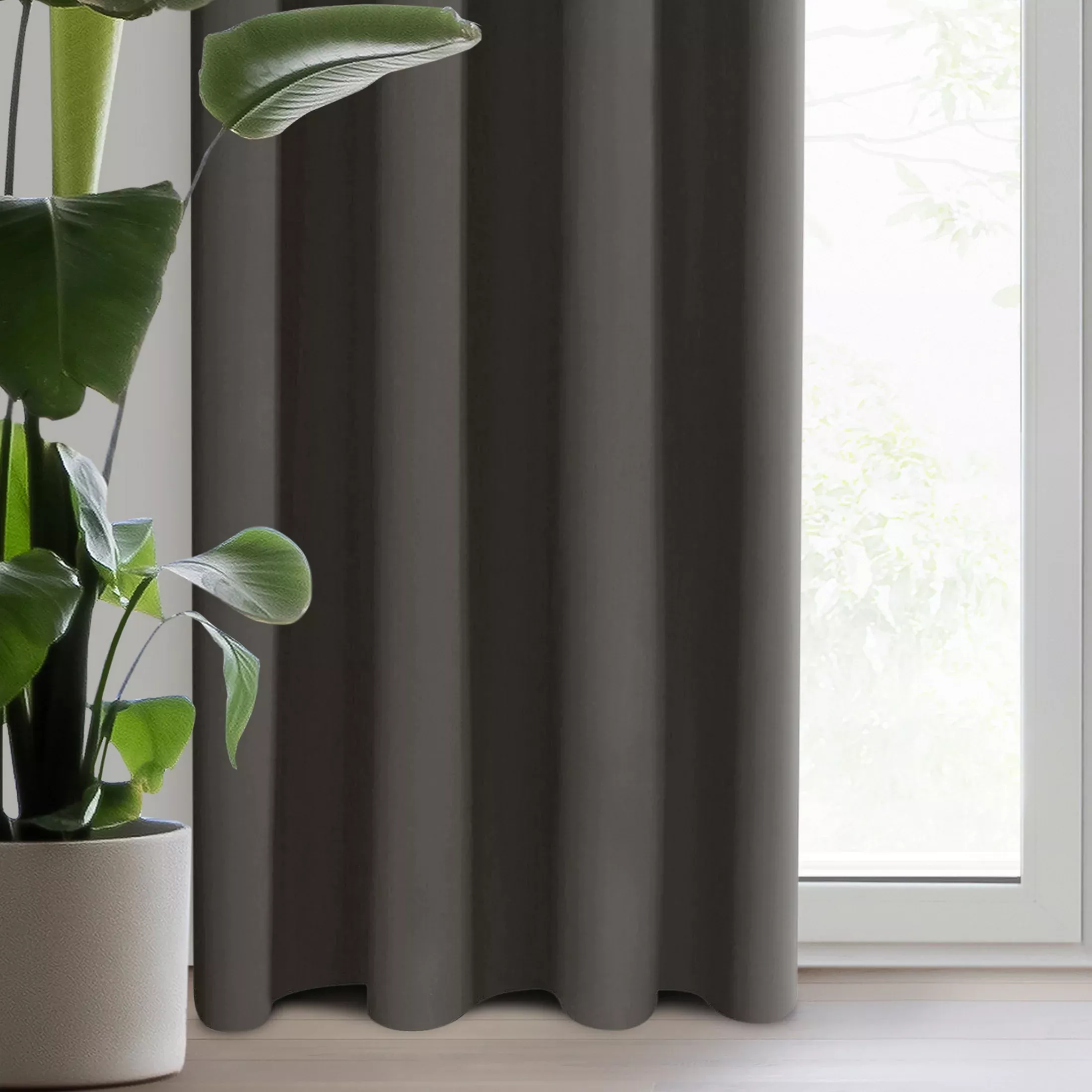 Zasłona grafitowa z gładkiej tkaniny zaciemniającej typu blackout 135x250 przelotka PARISA Design 91