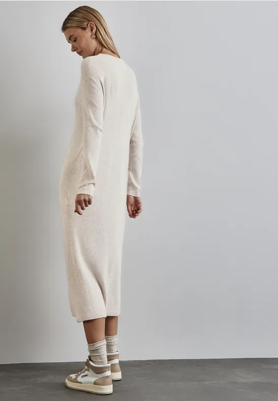 Langes Strickkleid