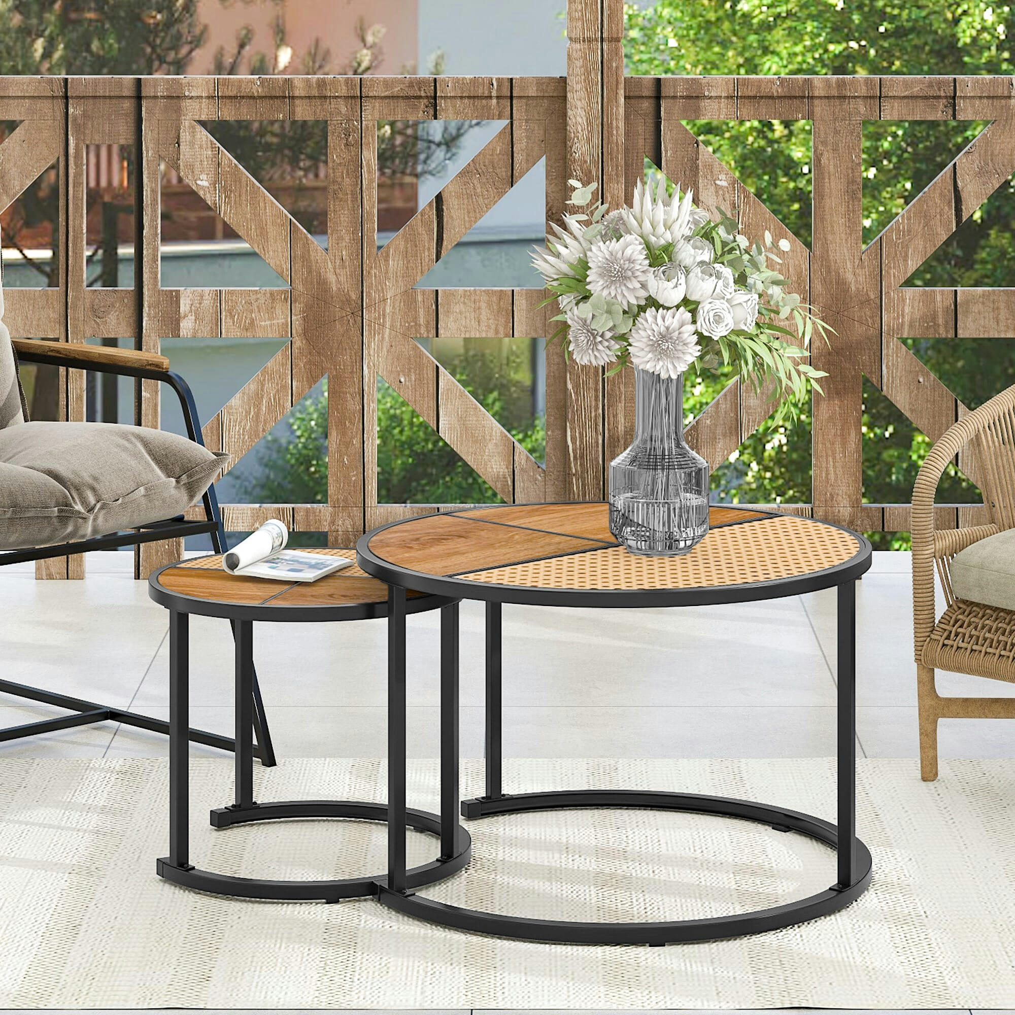 - Table basse en faux rotin ronde à double usage empilables