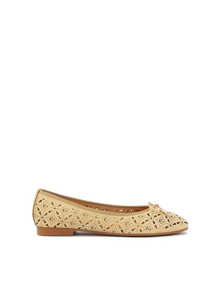 Leather ballerinas with a fine cut-out design