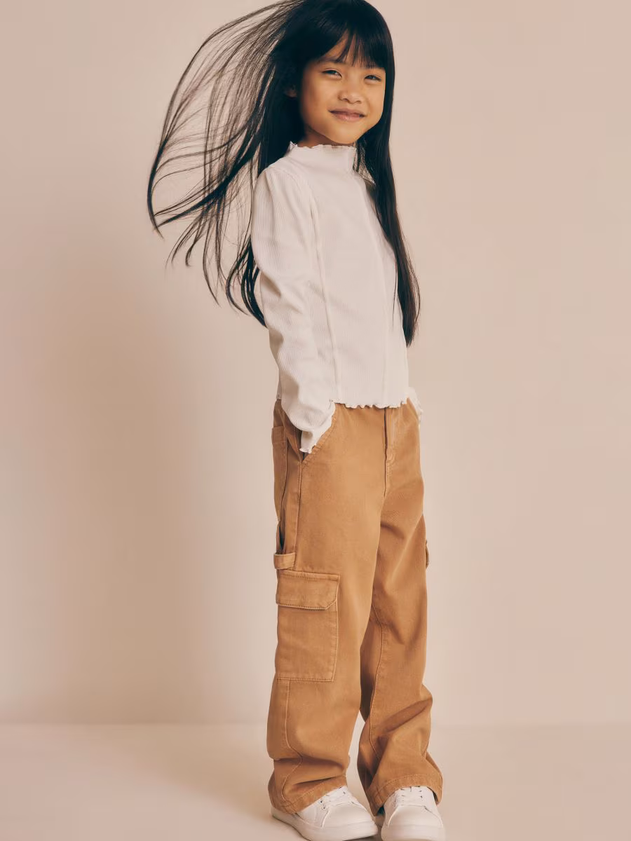 Wide Leg Jeans With Cargo Pockets
