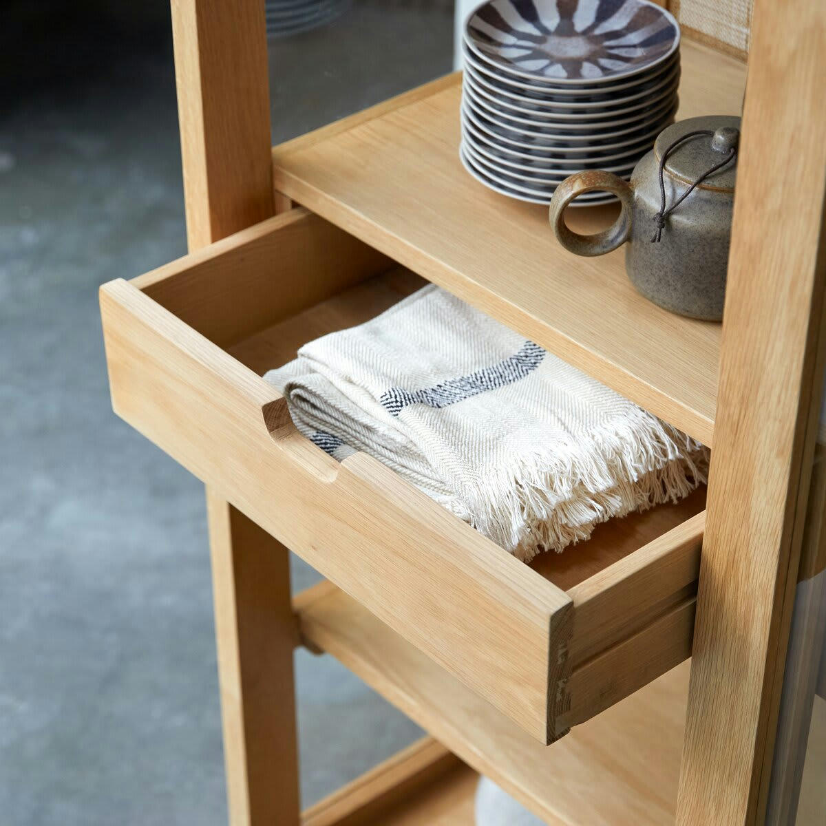 ADEL - Armoire de rangement en chêne massif