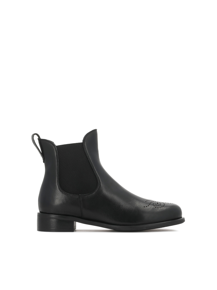 Black leather Chelsea boots