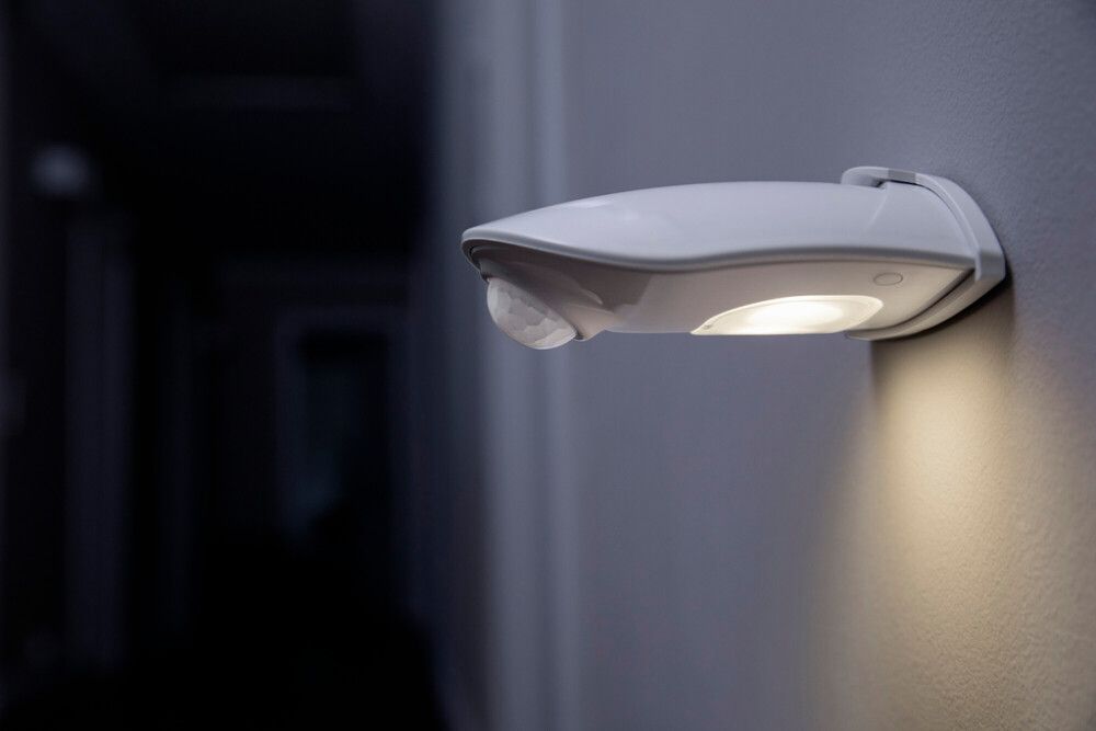 SENSORLAMPE OSRAM DOORLED MED SENSOR 40 LM HVIT