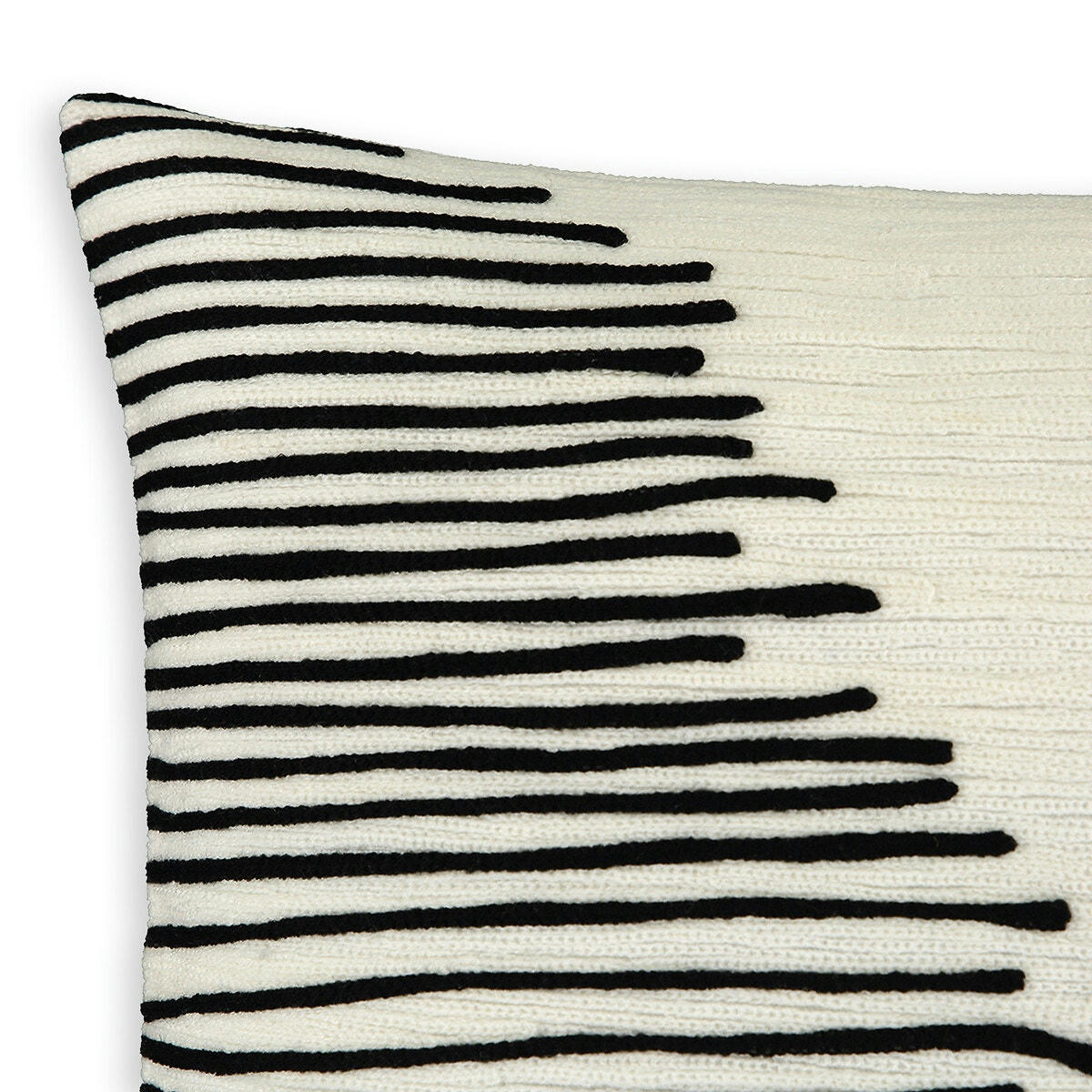 Housse de coussin brodée Mihnéa