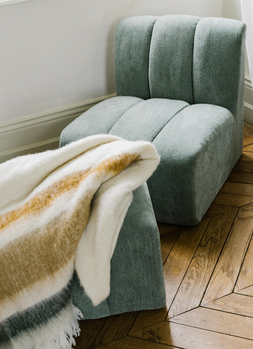 POUF RECTANGULAIRE EN TISSU CHENILLE VERT CELADON