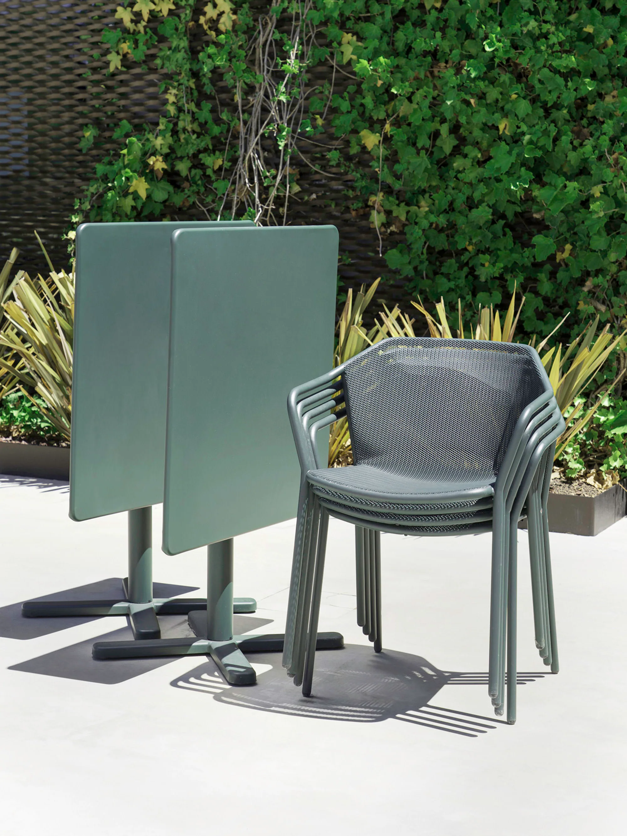 Klappbarer Gartentisch Darwin, 70 x 70 cm