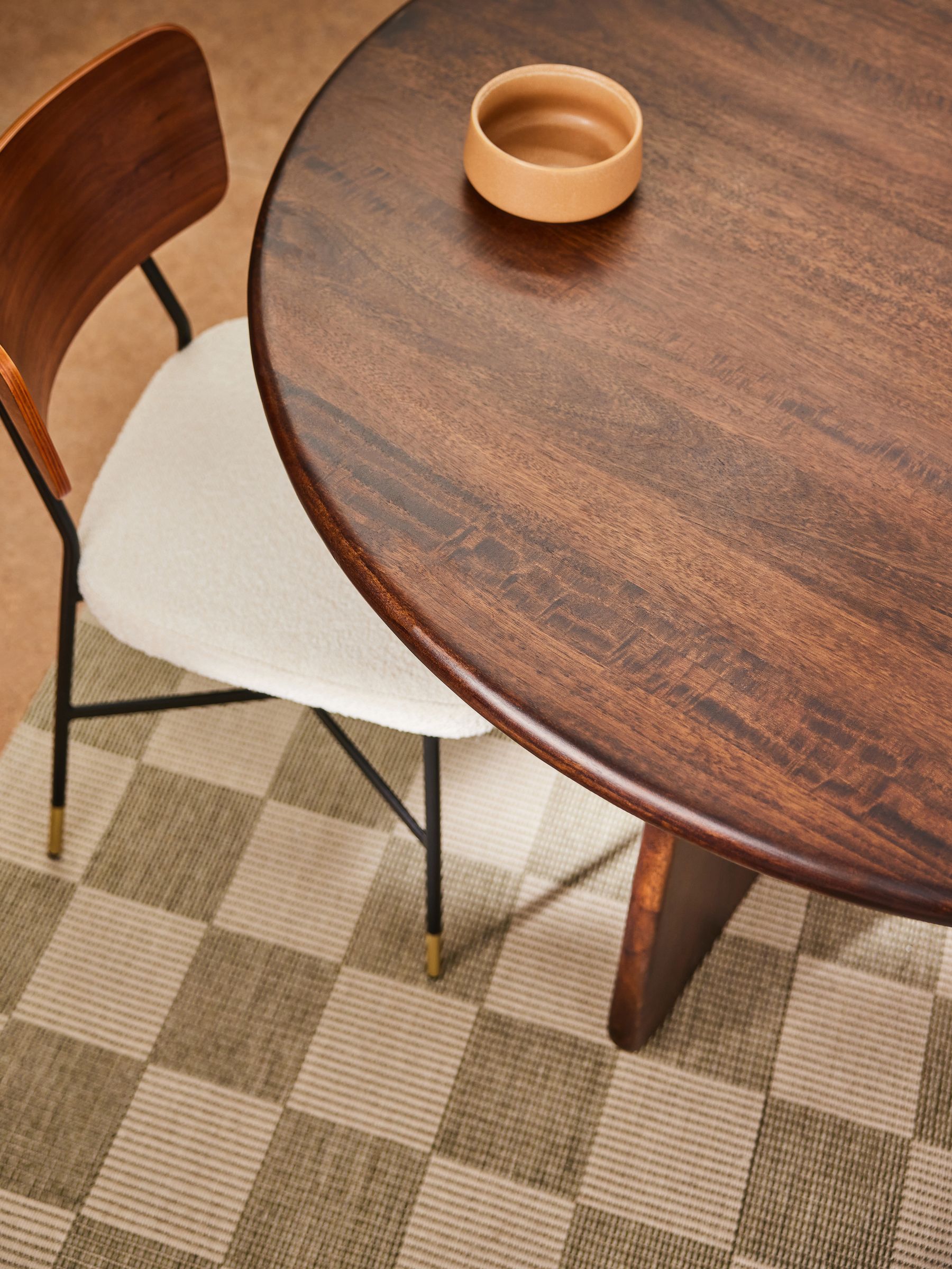 Arlo 4 Seater Round Dining Table in Dark Mango Wood