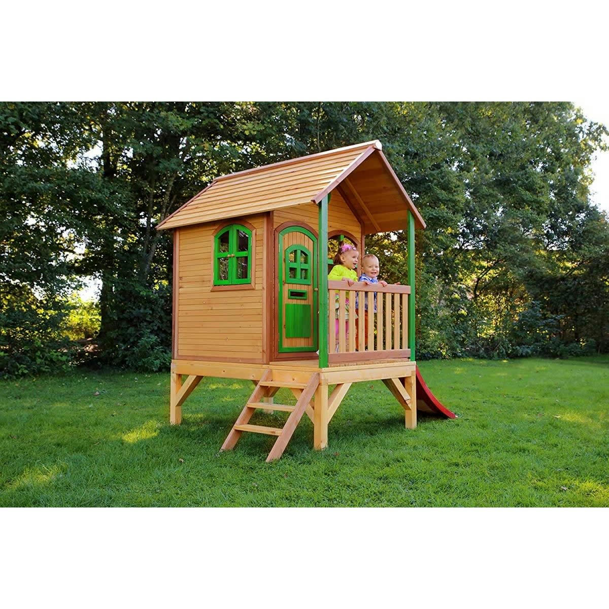 - Cabane enfant en bois sur pilotis