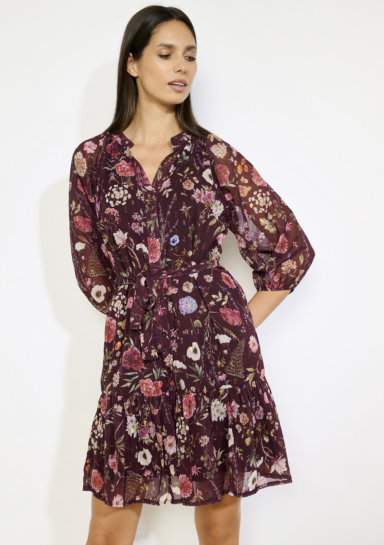 Zwierige bloemenjurk met ceintuur