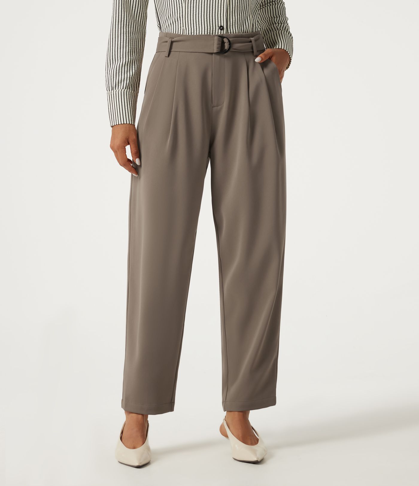 Pantalon de bureau taille haute à ceinture, coupe fuselée avec poches