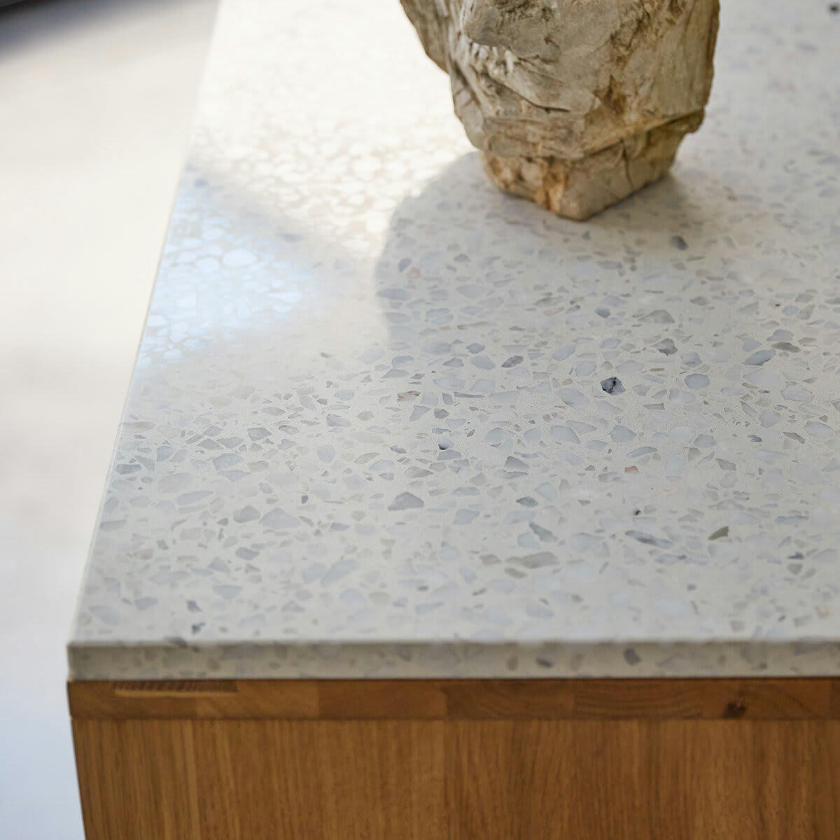 MIHO - Console en chêne massif et terrazzo premium White