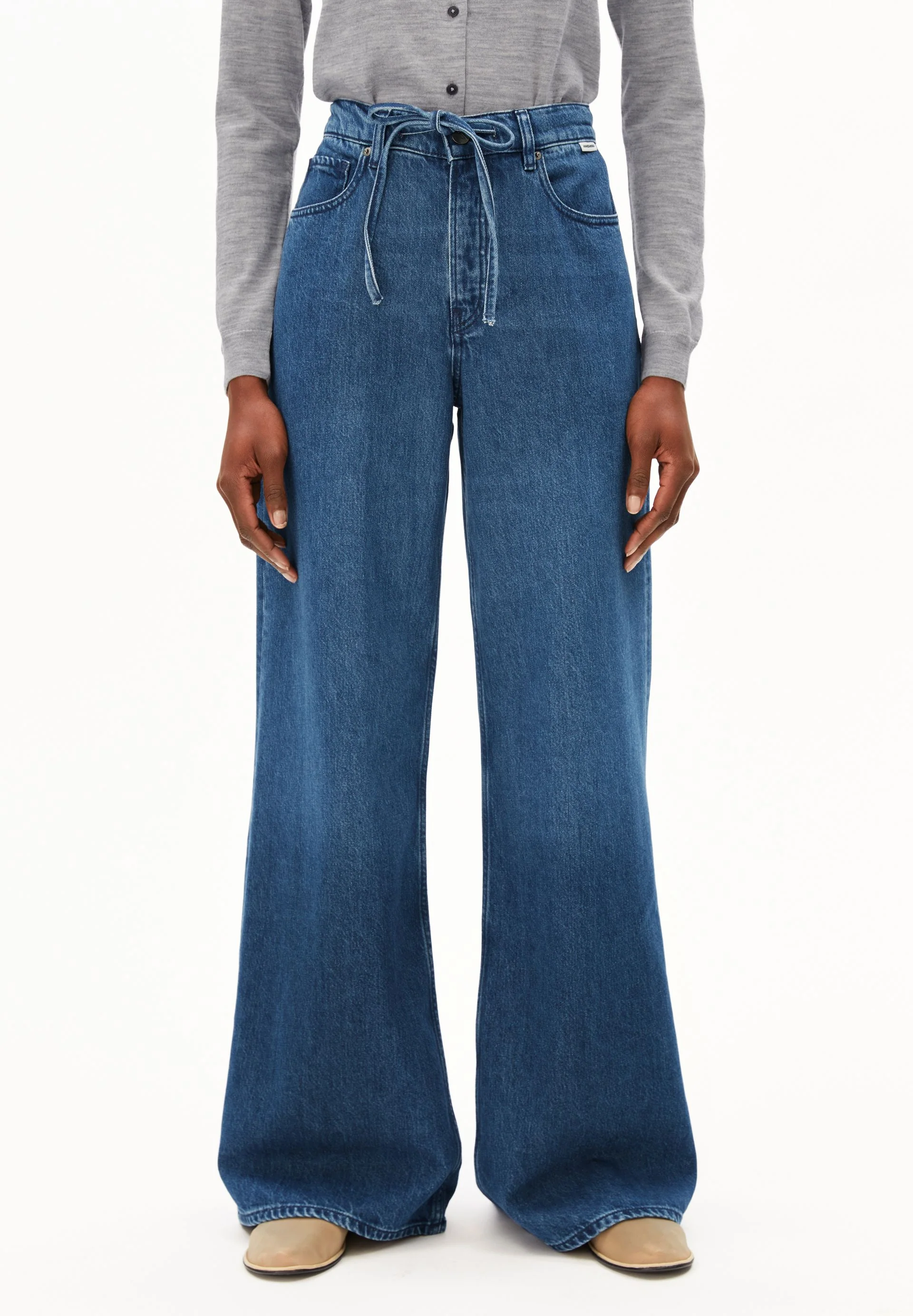 ASTRAEAAS WIDE LEG JEANS
