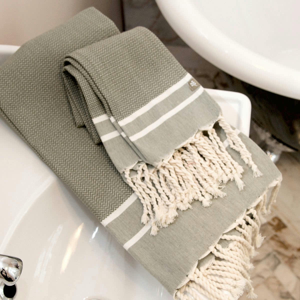 STOCKHOLM - Set bain, 1 fouta + 2 serviettes coton  100x200 vert olive