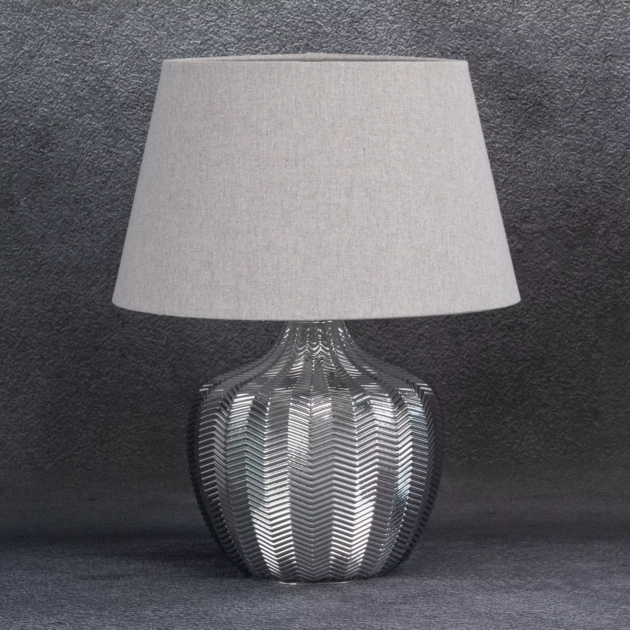 Lampa stalowaz wytłaczaną szklaną podstawą średnica 38x48 cm ADORE
