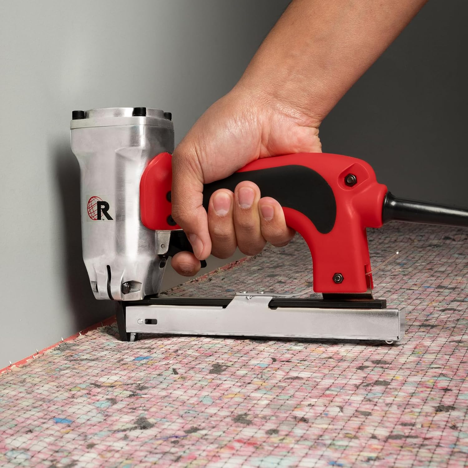 ROBERTS 10-600 3/16 Crown, 120V, 15-Amp, 20 Gauge Electric Stapler with Carrying Case, Red
