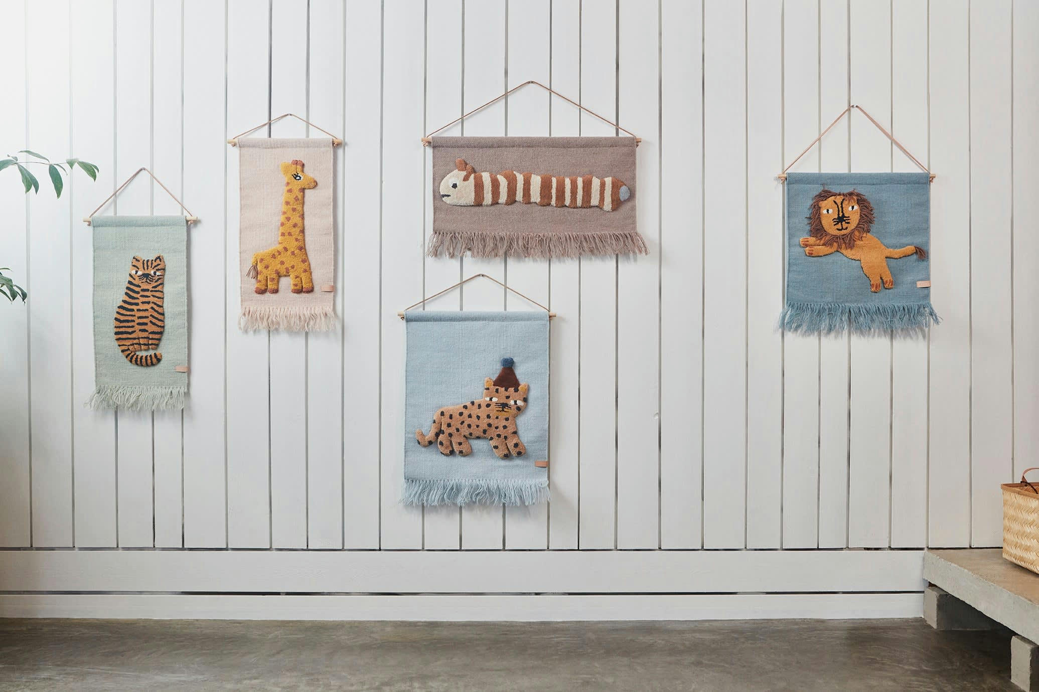 WALL - Tapis mural girafe rose 95% laine 5% coton 70x32cm