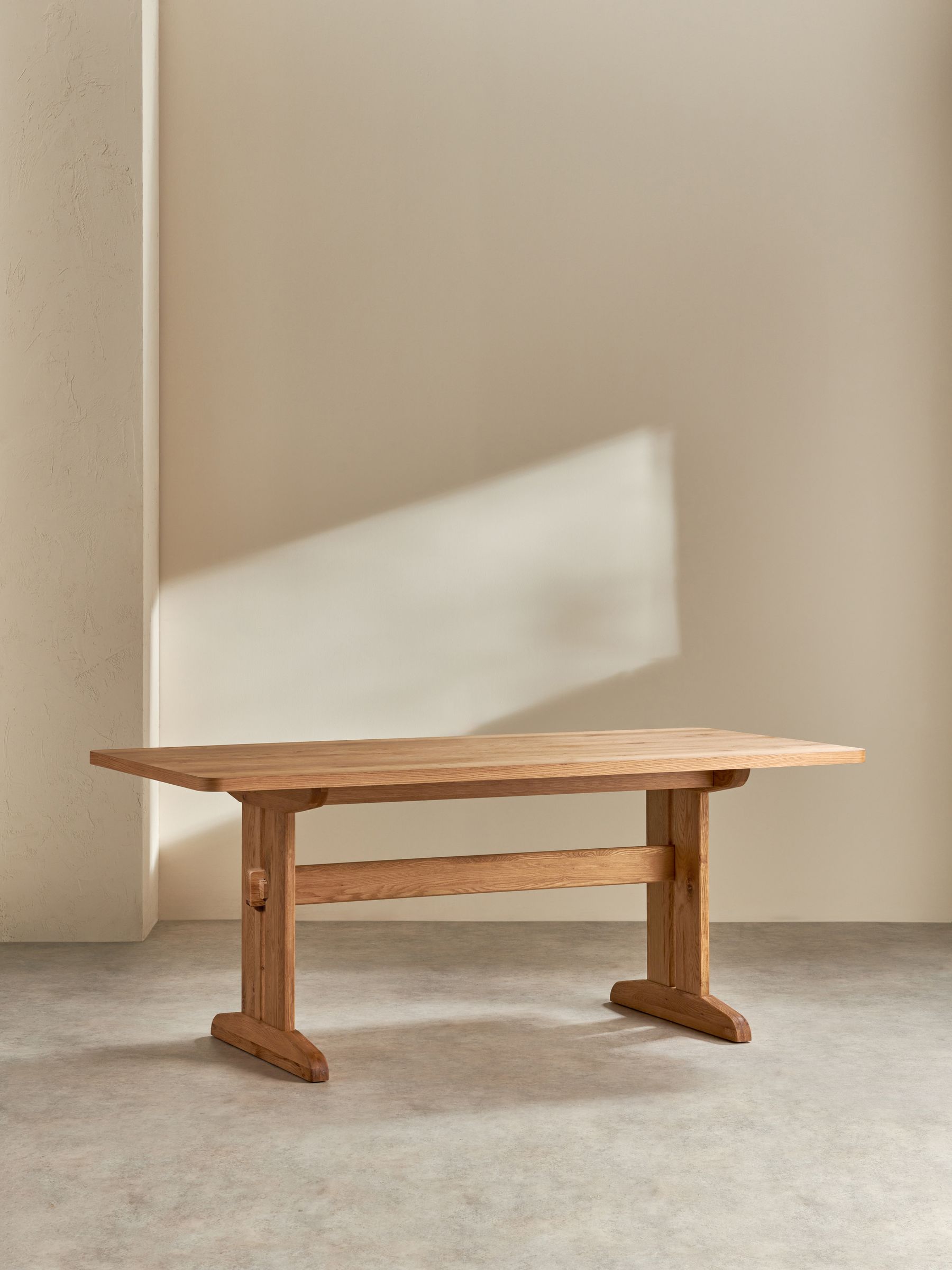 Quinn 6 Seater Dining Table in Oak