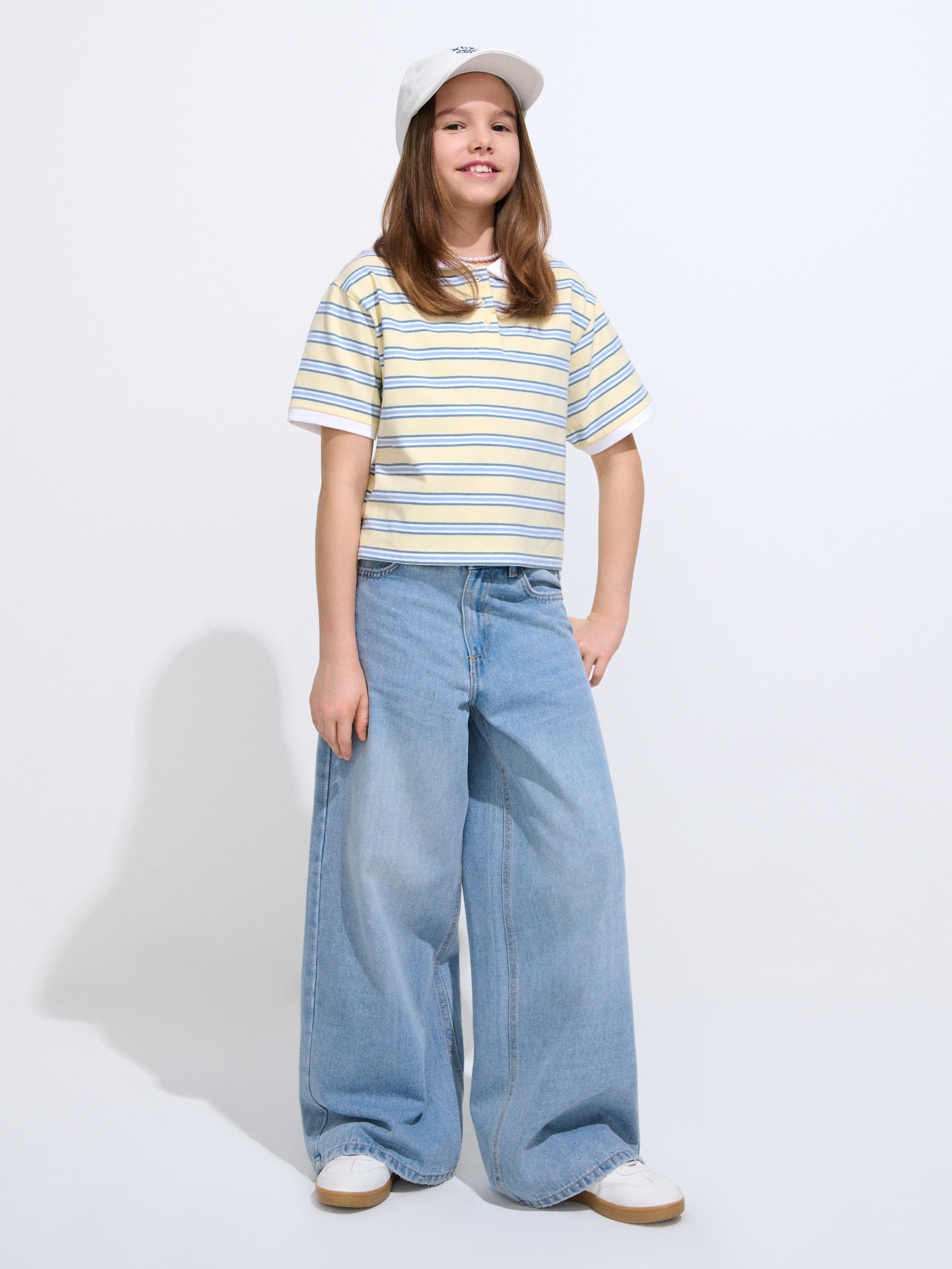 Jeansy wide leg z efektem sprania