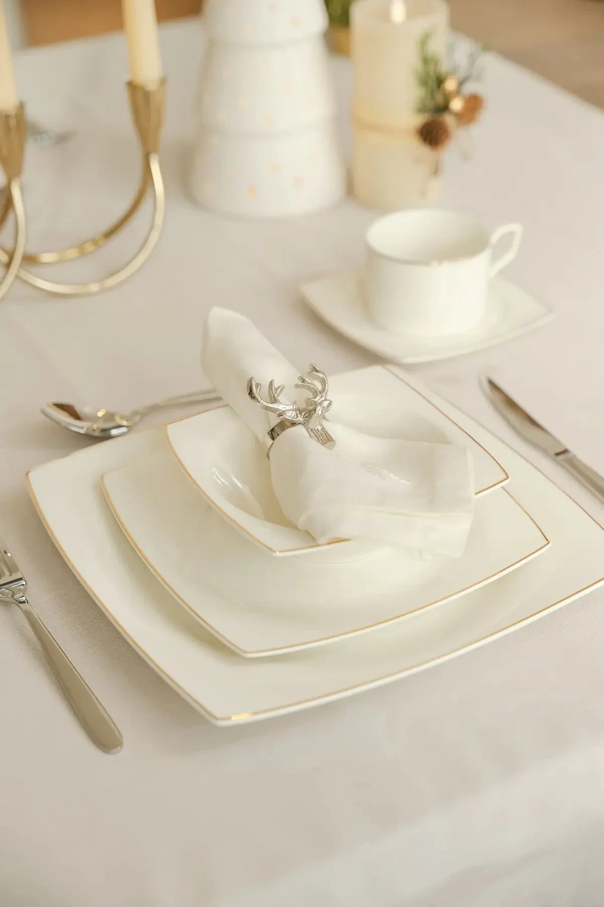 Apollo Cup and Saucer Set Of 4