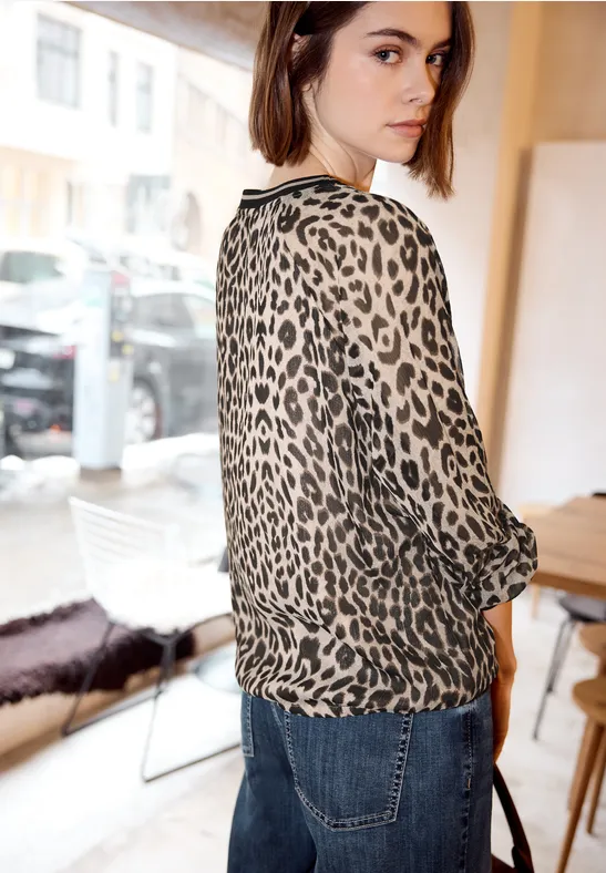 Leo-Bluse