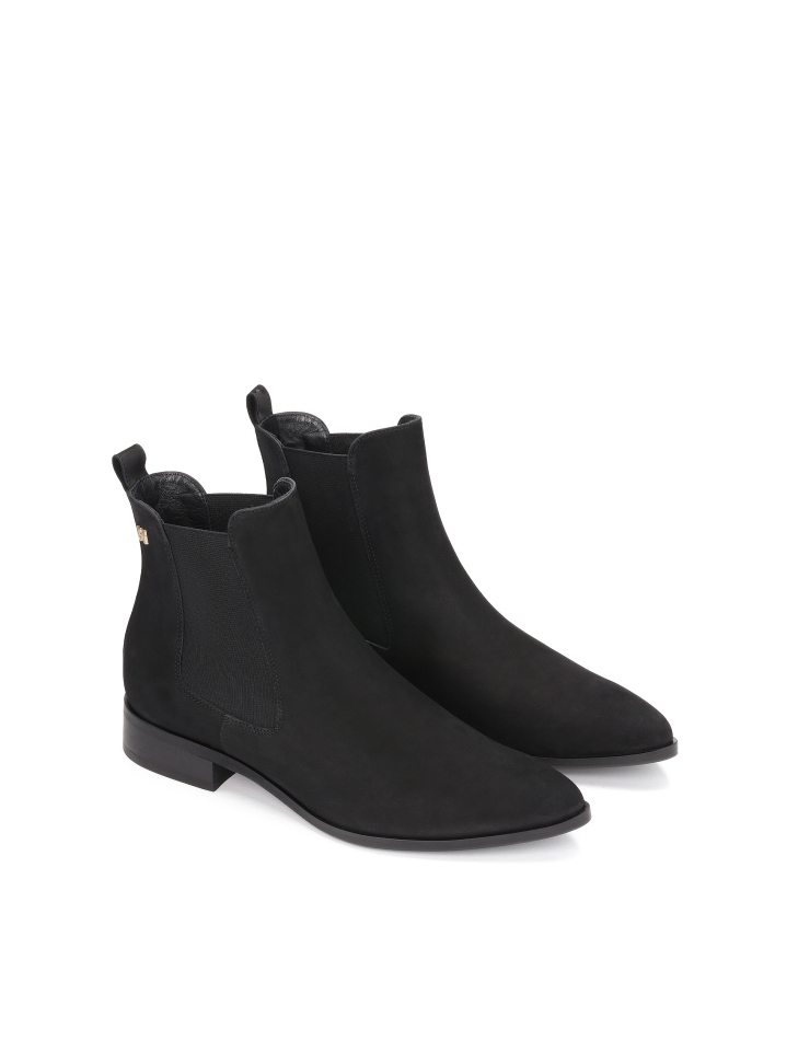 Ladies' black Chelsea boots