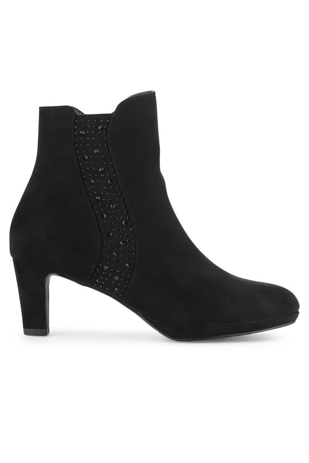 Pavers Chic Platform-Heeled Ankle Boots