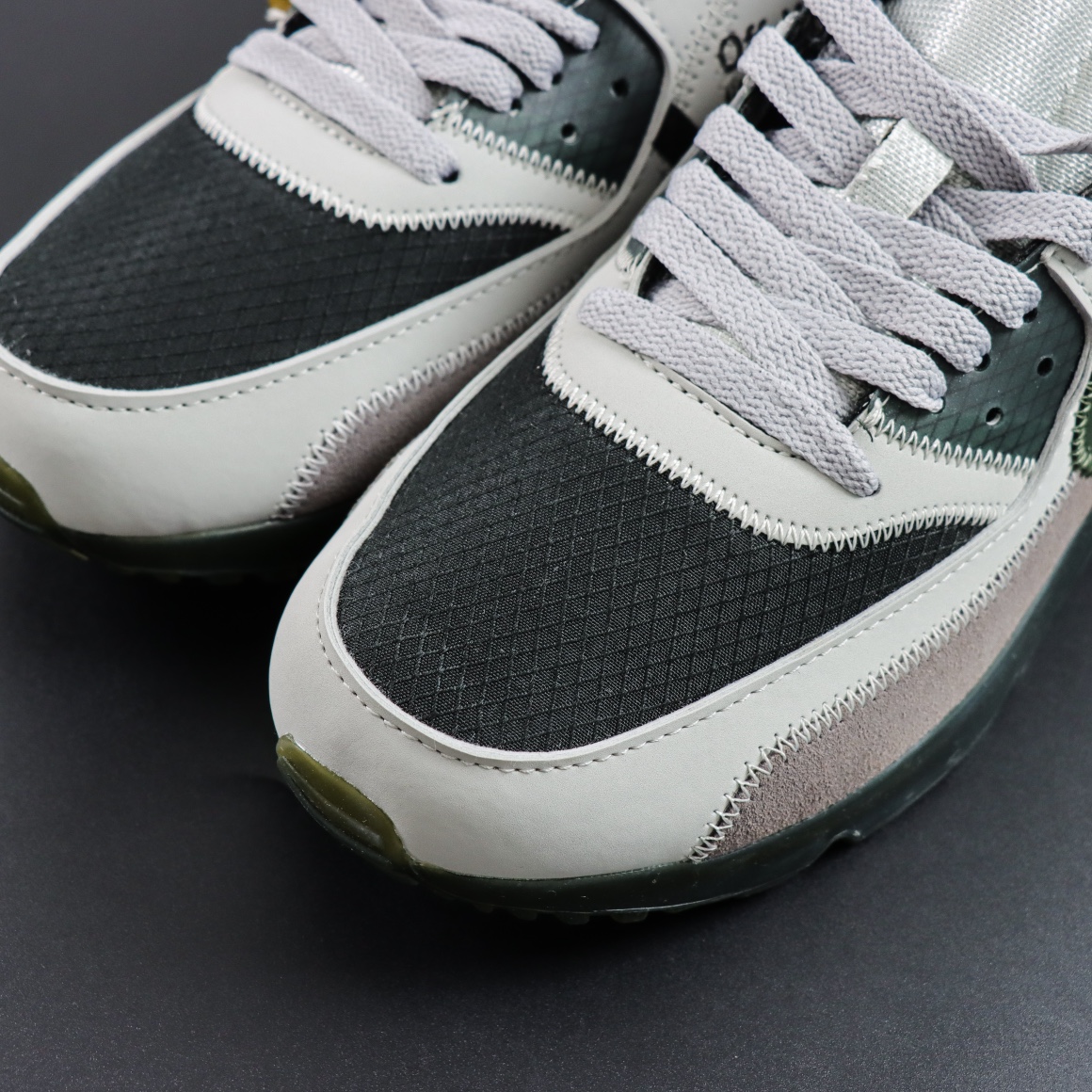 Nike Air Max 90 OFW family