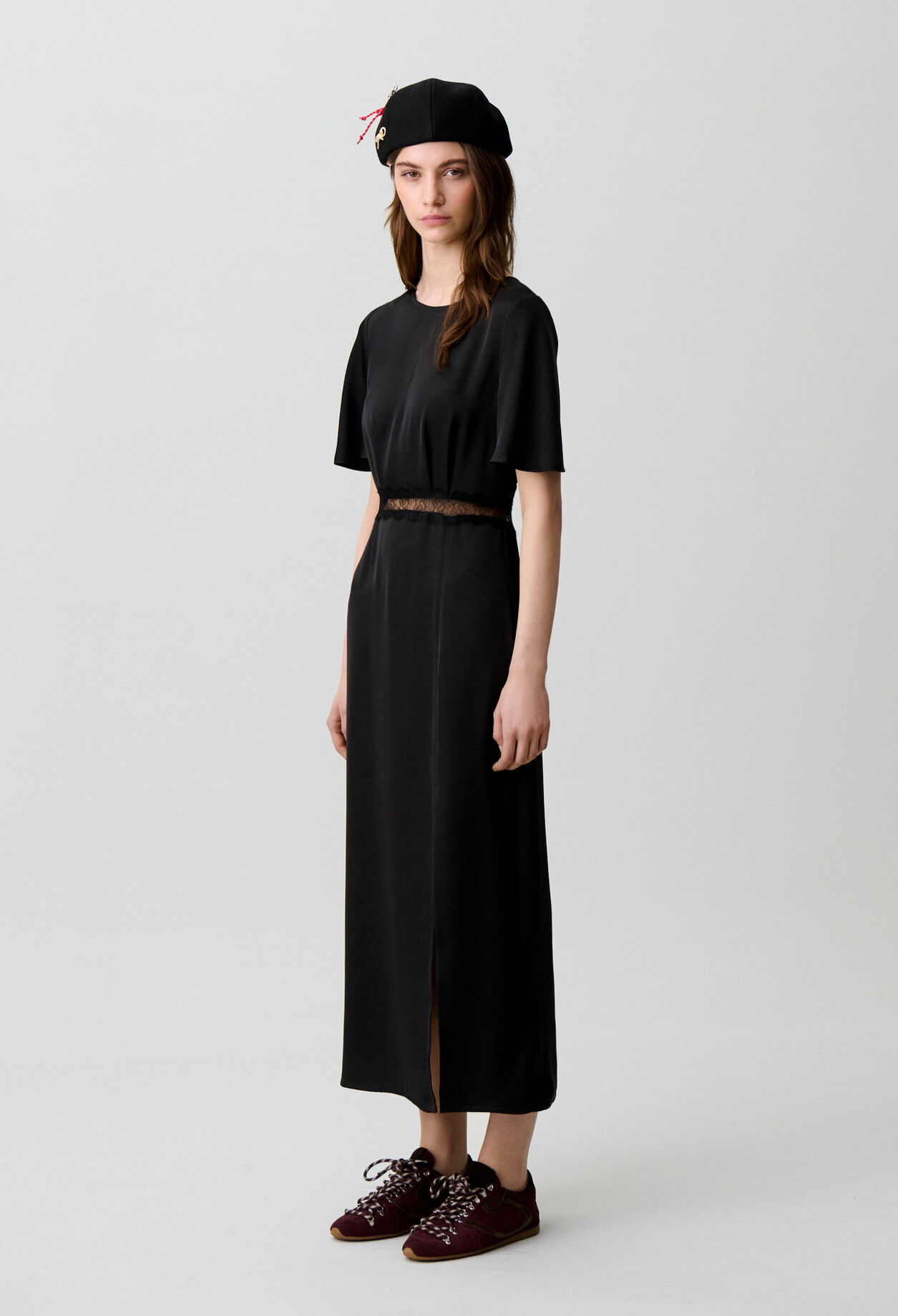 Robe satinée dentelle dos nu