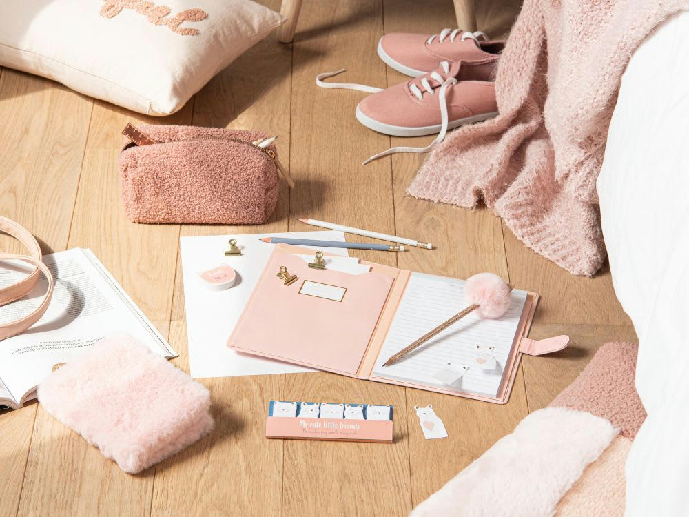 - Crayon à papier à pompon chat rose