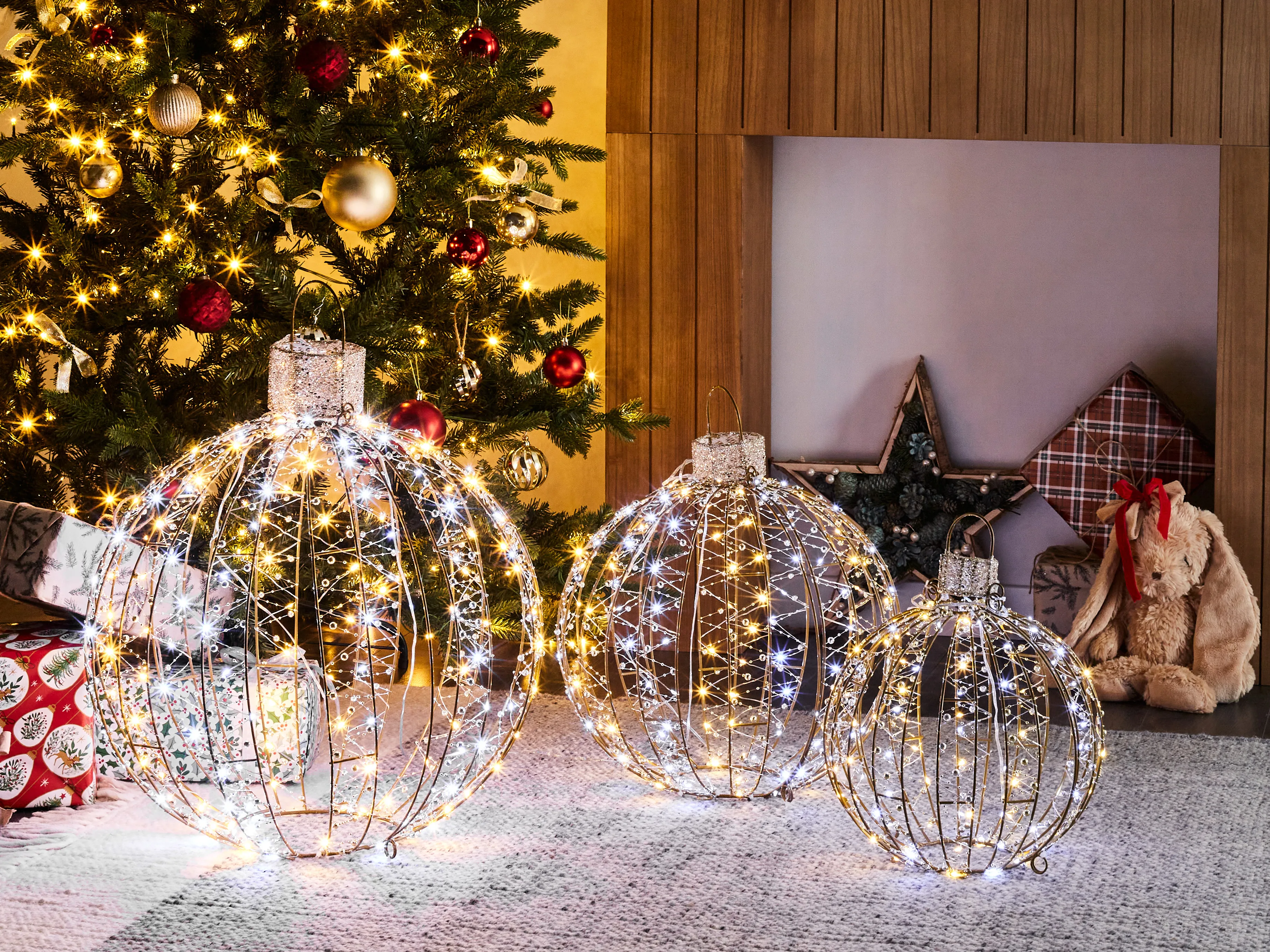 Outdoor Decoration LED GAROUR Bauble 65/50/40 cm Gold