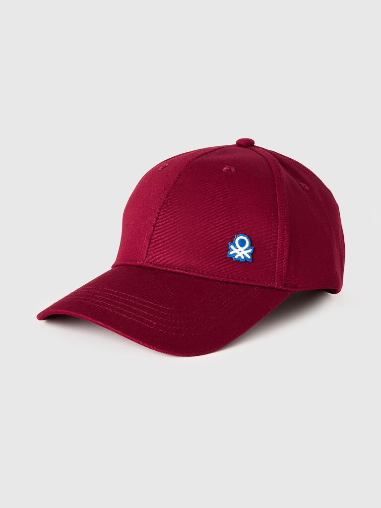 Baseball cap with logo