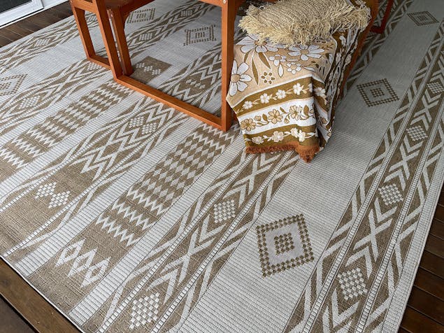 Sitaah Brown and Ivory Tribal Flatweave Indoor Outdoor Rug