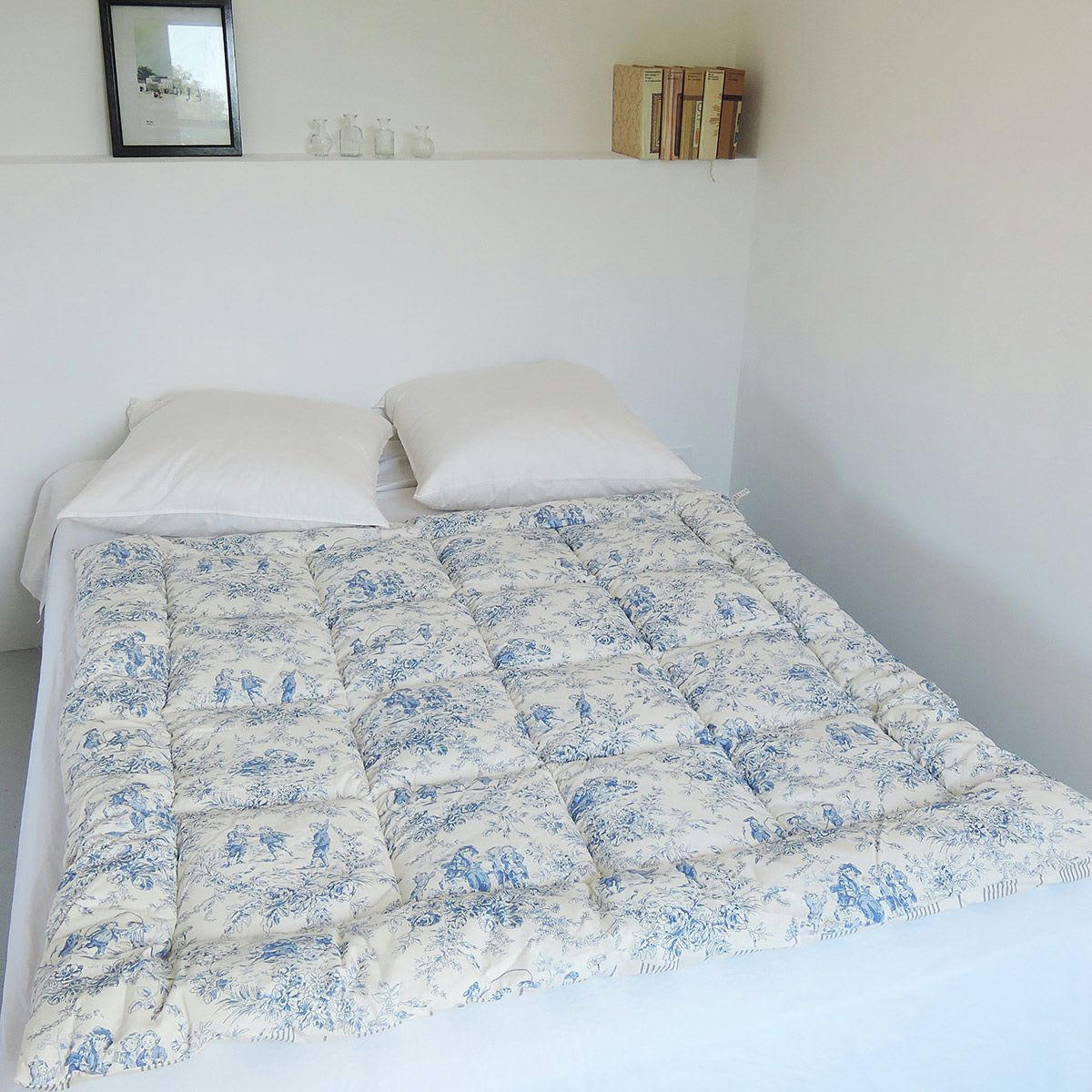 - Edredon en coton matelassé Toile de Jouy 140 x 150 cm
