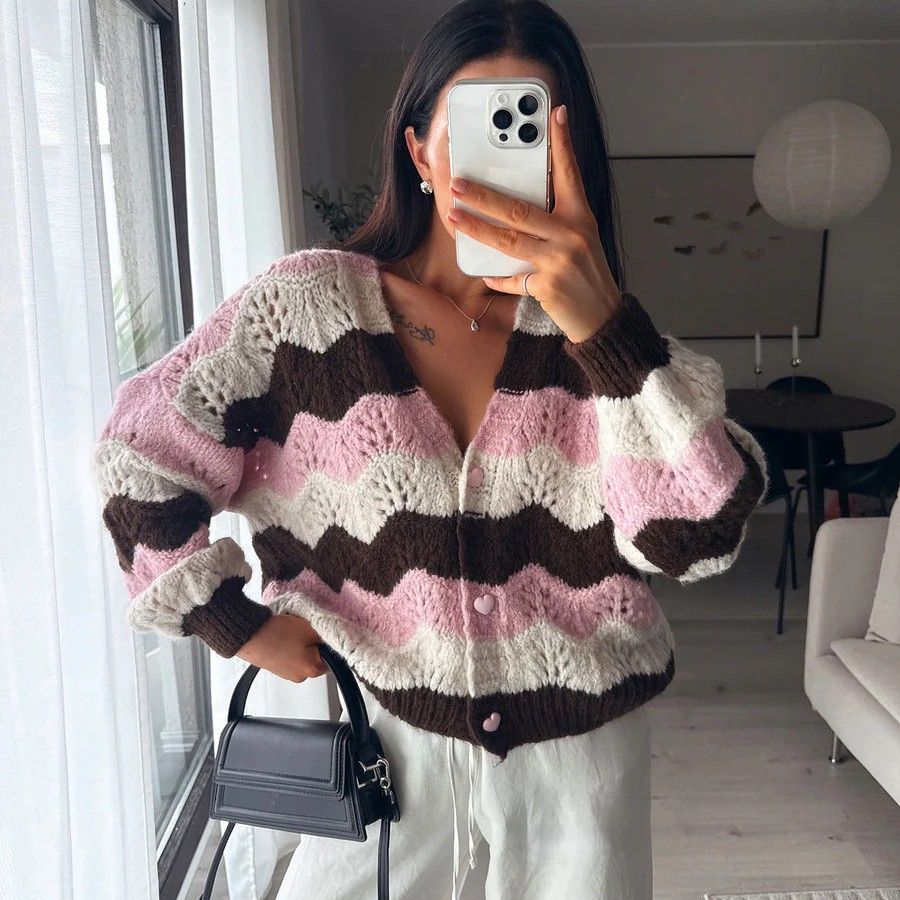 PEACH ACCESSORIES Pastel Colorblock Wavy Knit Cardigan