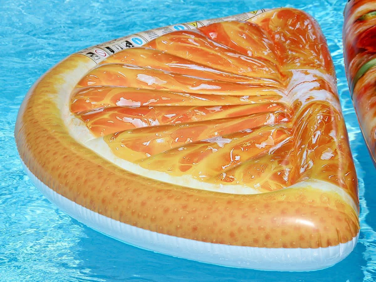 - Matelas de piscine 2 places quartier d'orange en vinyle orange