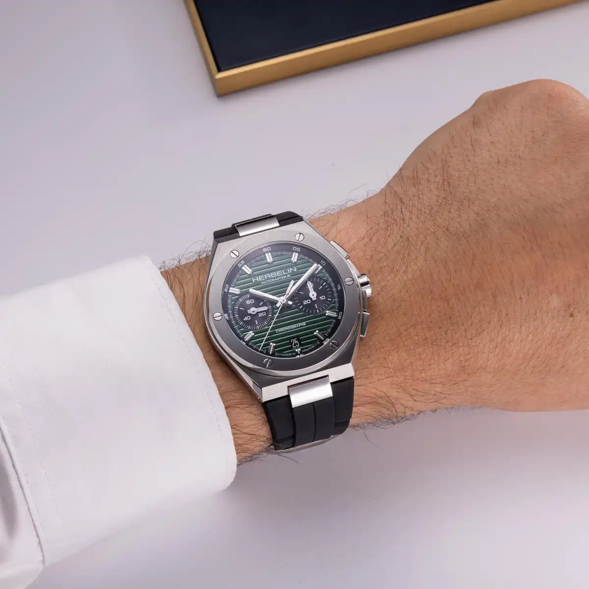 CAP CAMARAT – CHRONO AUTOMATIQUE – VERT & FKM NOIR