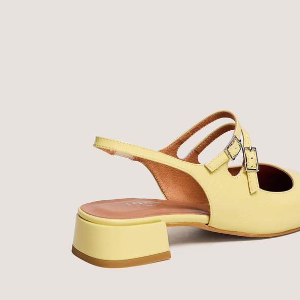 Babies à bouts arrondisen vernis plissé jaune p&acirc;le | DOBLE