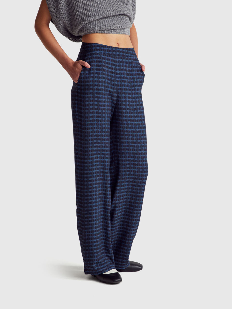 Straight trousers with graphic print