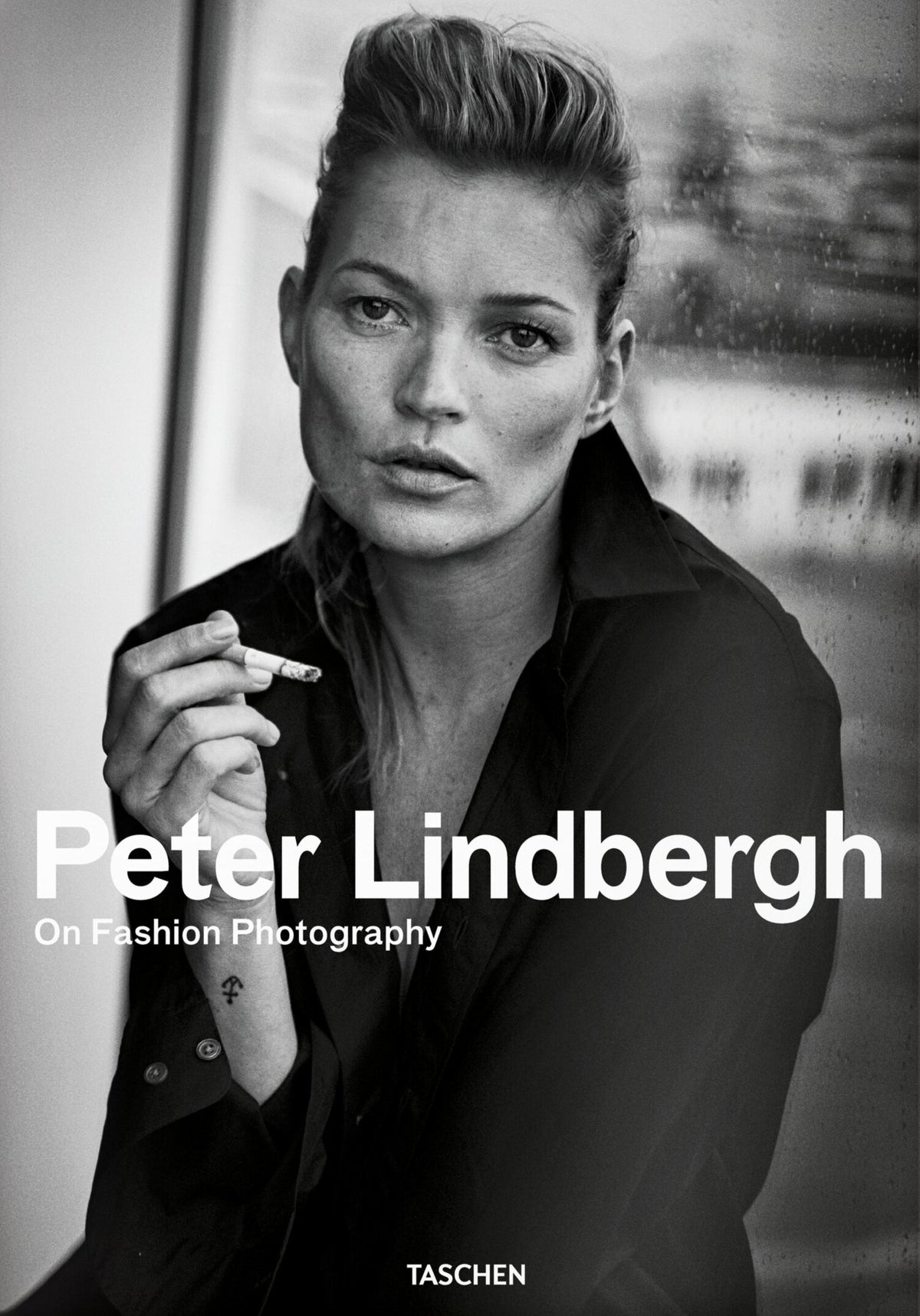 New-Mags koffietafelboek Peter Lindbergh - On Fashion Photography - zwart - 25.5 x 5.3 x 34