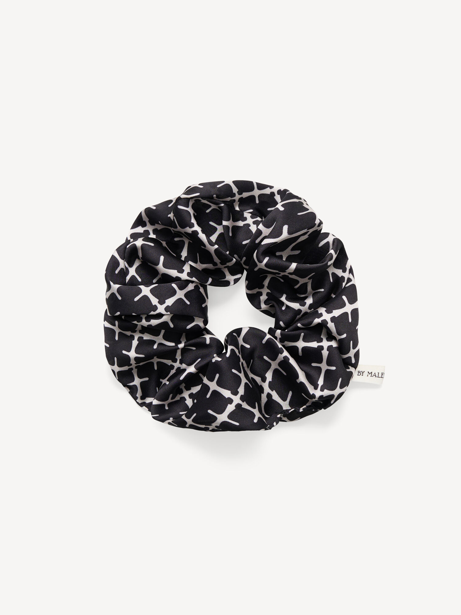 Ada silke scrunchie